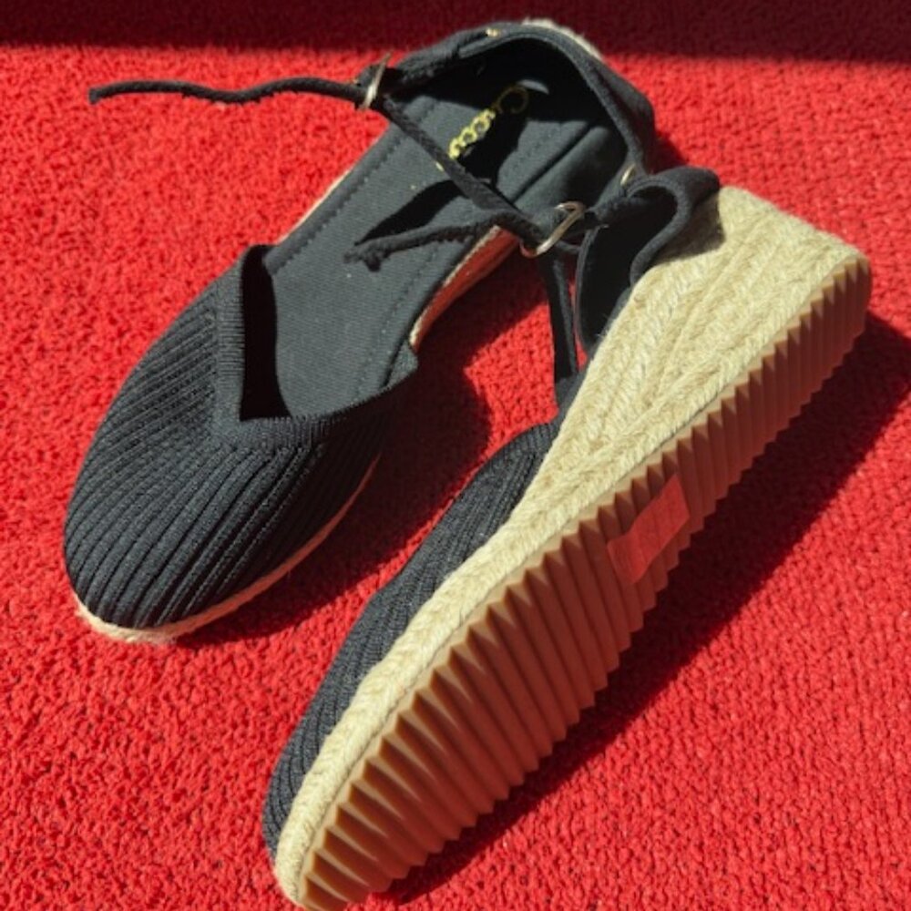 Cucco Black Strappy Wedge Sandal - Womens size 38 (US 7)